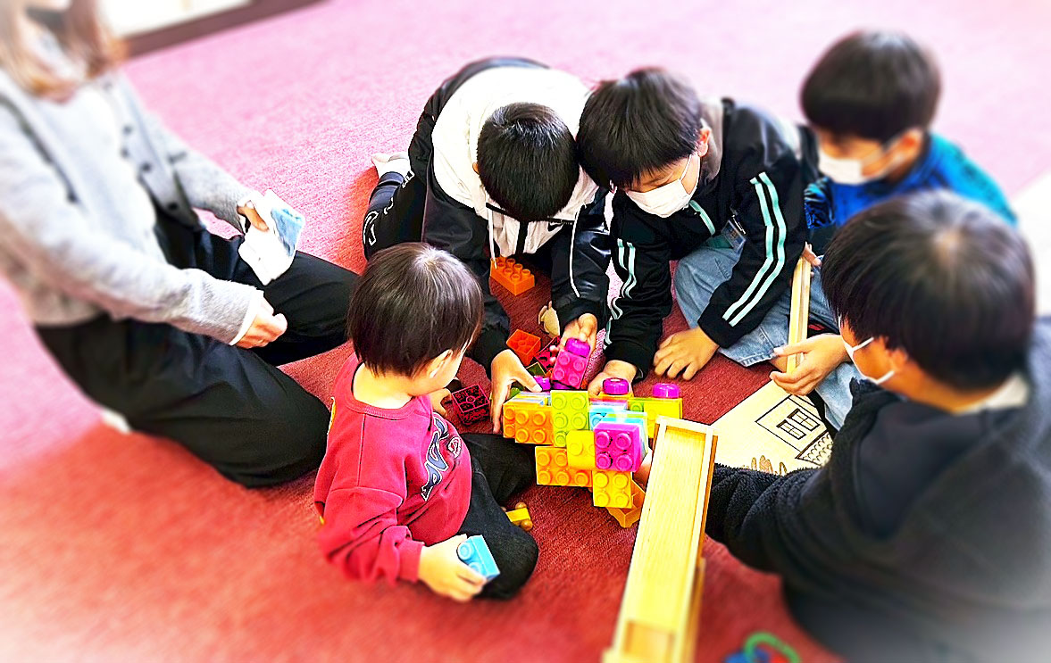 中学校子育てサロン画像